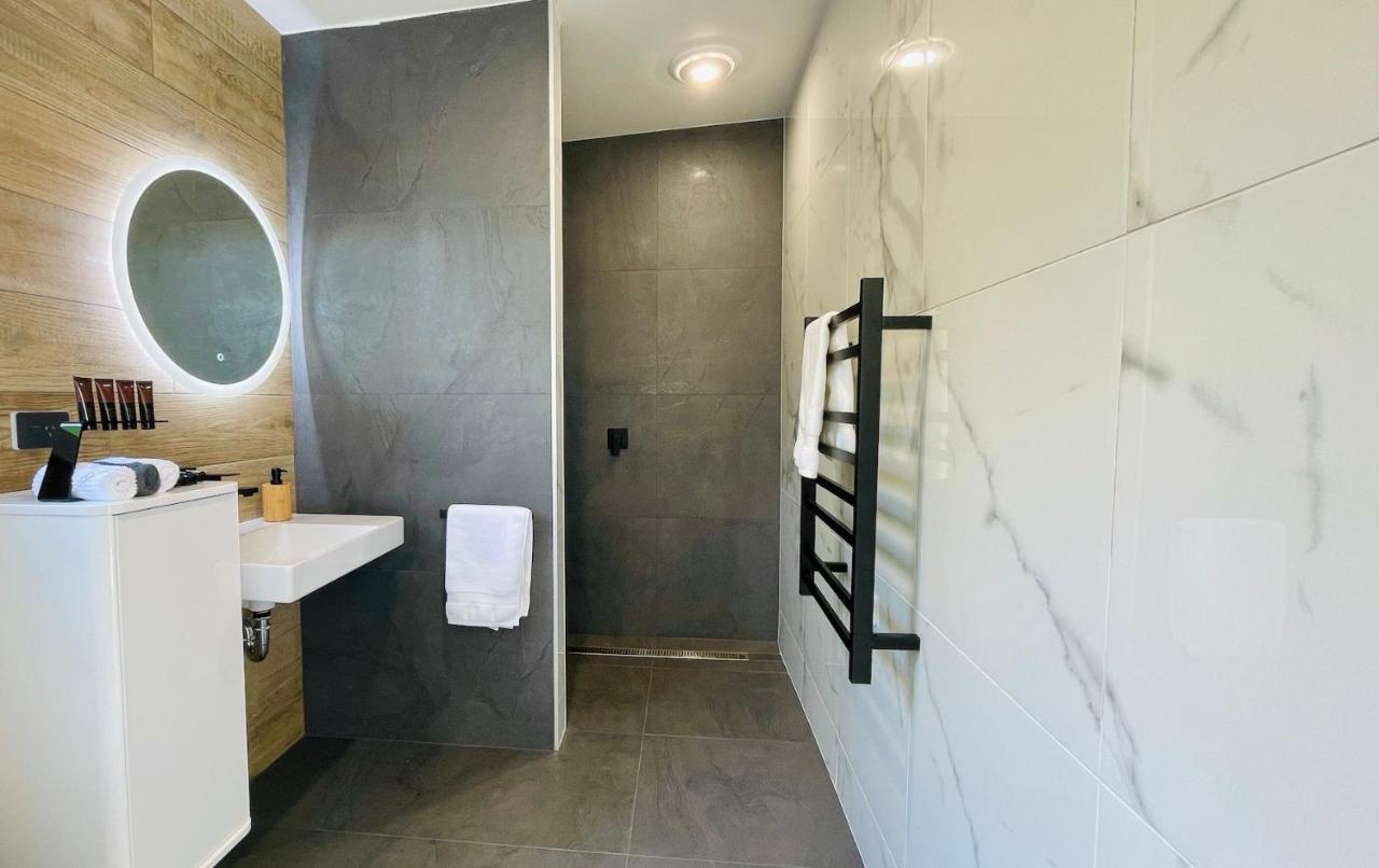 Ohope Villas With Spa,Sauna,Pool, Adults Only Buitenkant foto